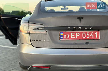 Лифтбек Tesla Model S 2013 в 