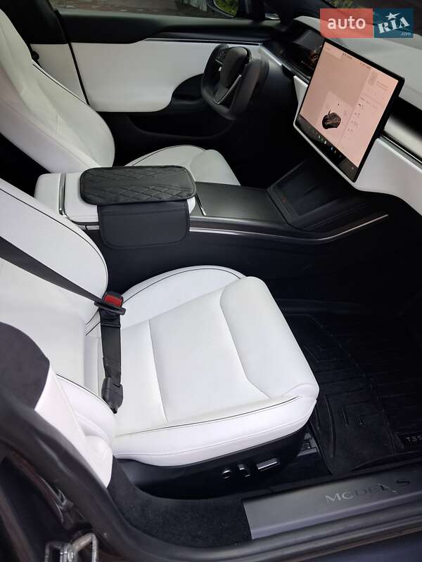 Лифтбек Tesla Model S 2021 в Коломые