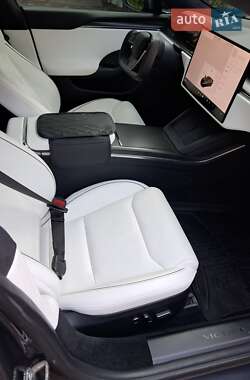 Ліфтбек Tesla Model S 2021 в 