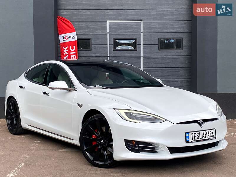 Лифтбек Tesla Model S 2020 в 