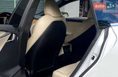 Лифтбек Tesla Model S 2020 в 