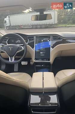 Лифтбек Tesla Model S 2013 в 