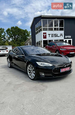 Лифтбек Tesla Model S 2014 в 