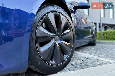 Лифтбек Tesla Model S 2021 в 