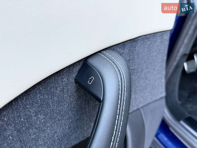 Лифтбек Tesla Model S 2021 в Львове