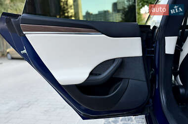 Лифтбек Tesla Model S 2021 в 