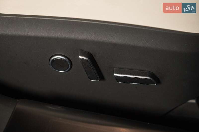 Ліфтбек Tesla Model S 2021 в Одесі фото 57 Ліфтбек Tesla Model S 2021 в Одесі