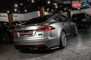 Лифтбек Tesla Model S 2021 в 