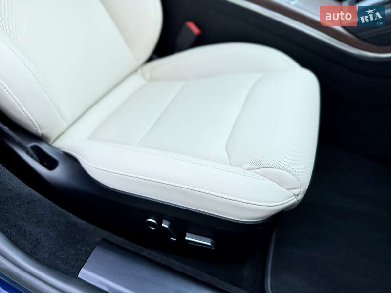 Лифтбек Tesla Model S 2021 в Львове