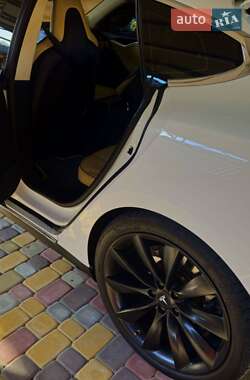 Ліфтбек Tesla Model S 2013 в Львові