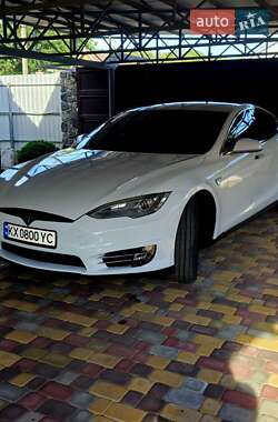 Лифтбек Tesla Model S 2013 в 