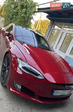 Лифтбек Tesla Model S 2018 в 