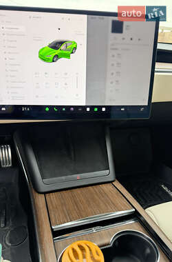 Лифтбек Tesla Model S 2022 в 