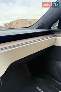 Лифтбек Tesla Model S 2022 в 