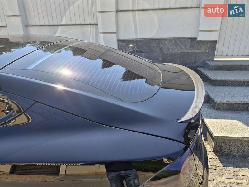 Ліфтбек Tesla Model S 2020 в Димері