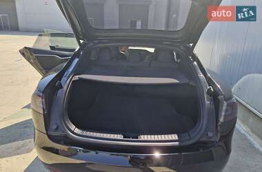 Лифтбек Tesla Model S 2020 в 