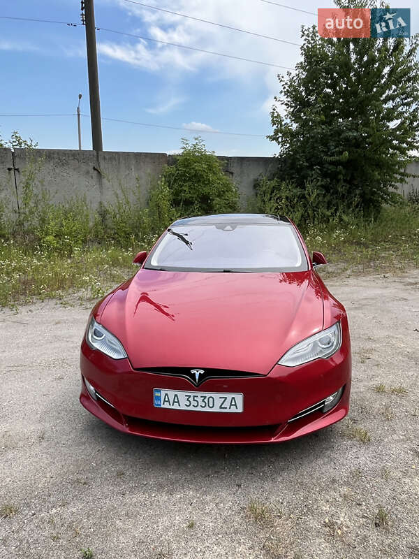 Лифтбек Tesla Model S 2015 в Стрые