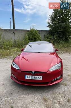 Ліфтбек Tesla Model S 2015 в 