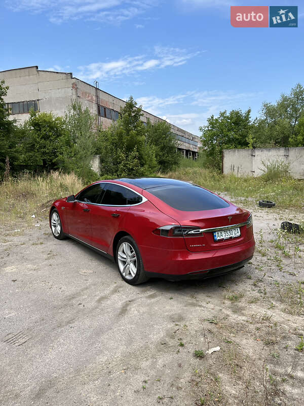 Лифтбек Tesla Model S 2015 в Стрые