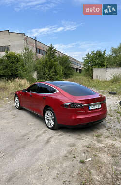 Ліфтбек Tesla Model S 2015 в 