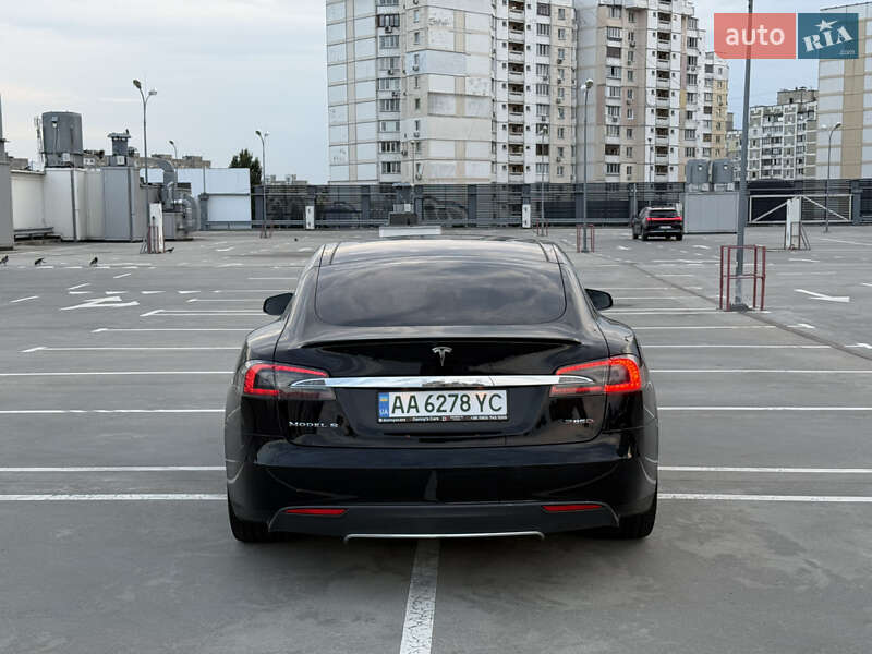 Лифтбек Tesla Model S 2014 в Киеве
