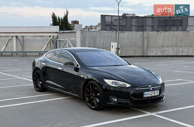 Лифтбек Tesla Model S 2014 в 