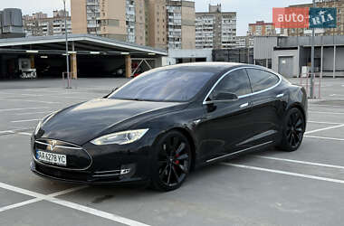 Лифтбек Tesla Model S 2014 в 