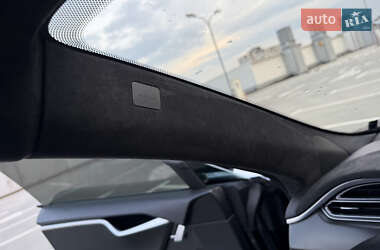 Лифтбек Tesla Model S 2014 в 