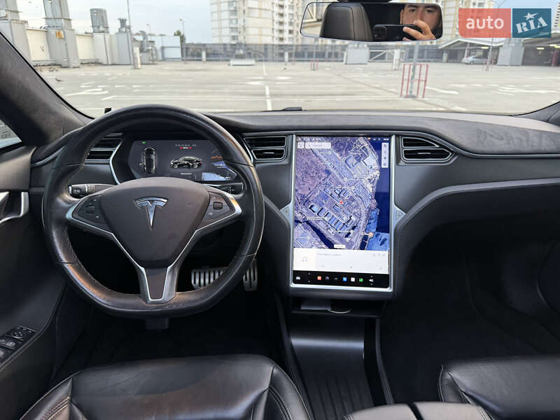 Лифтбек Tesla Model S 2014 в Киеве