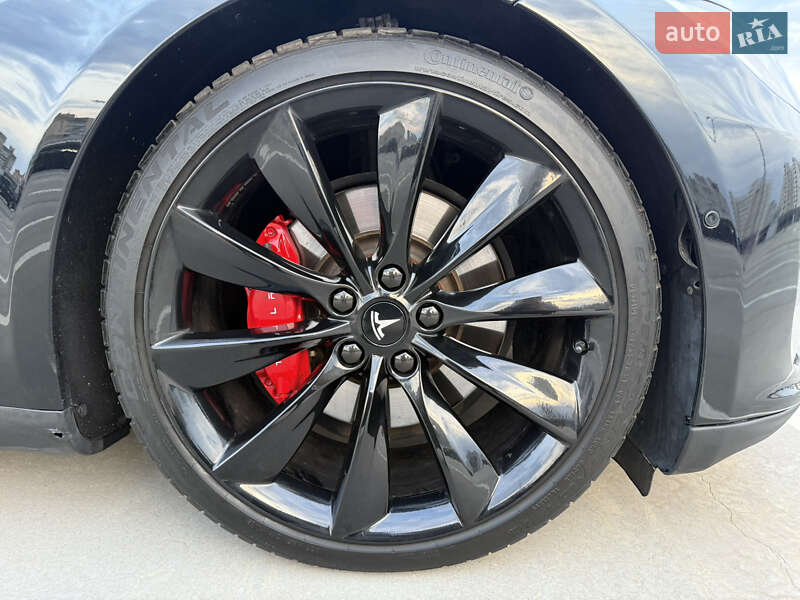 Лифтбек Tesla Model S 2014 в Киеве