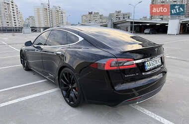 Лифтбек Tesla Model S 2014 в 