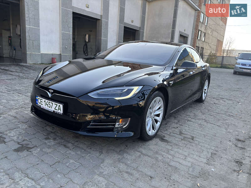 Ліфтбек Tesla Model S 2017 в Чернівцях