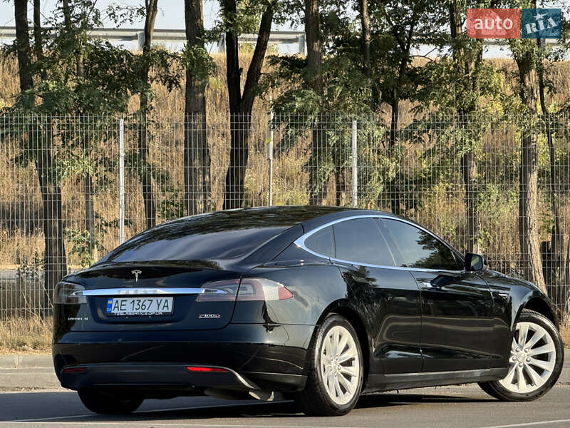 Ліфтбек Tesla Model S 2013 в Дніпрі