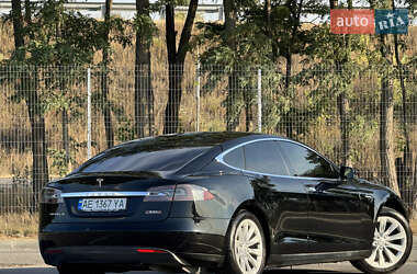 Лифтбек Tesla Model S 2013 в 