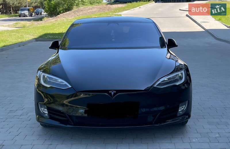 Лифтбек Tesla Model S 2019 в Луцке