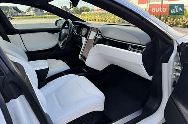 Лифтбек Tesla Model S 2017 в 