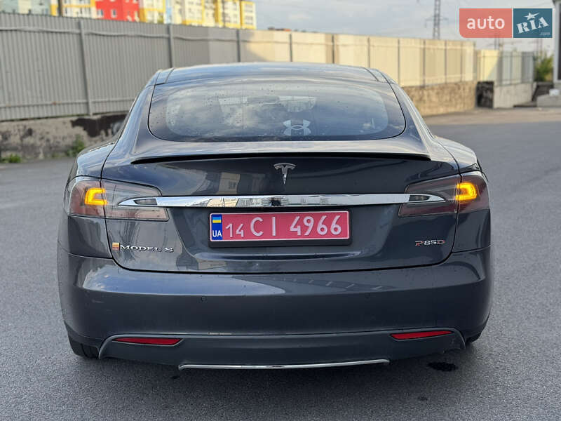 Лифтбек Tesla Model S 2015 в Виннице