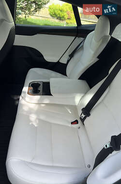 Лифтбек Tesla Model S 2021 в 