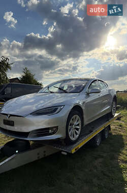 Лифтбек Tesla Model S 2016 в 