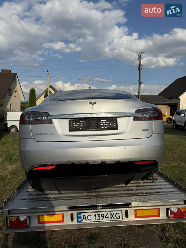Ліфтбек Tesla Model S 2016 в Луцьку