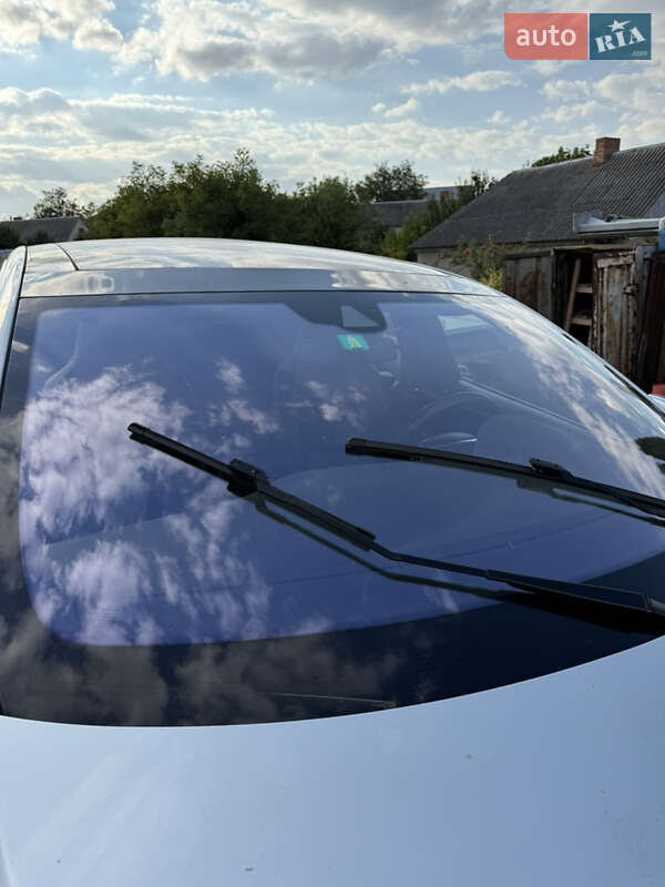 Ліфтбек Tesla Model S 2016 в Луцьку