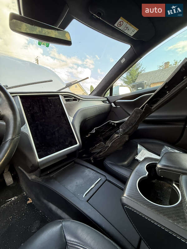 Ліфтбек Tesla Model S 2016 в Луцьку