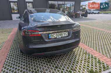 Лифтбек Tesla Model S 2015 в 
