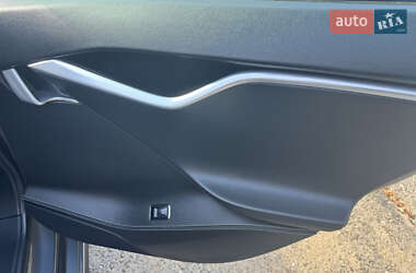Ліфтбек Tesla Model S 2014 в 