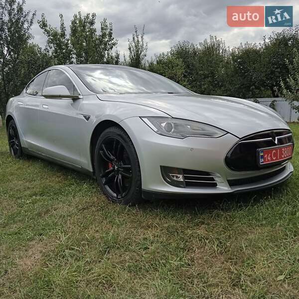 Ліфтбек Tesla Model S 2013 в 