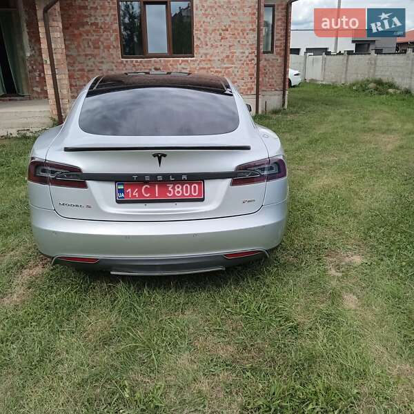 Лифтбек Tesla Model S 2013 в Ивано-Франковске