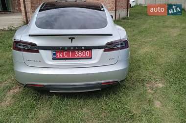Лифтбек Tesla Model S 2013 в 
