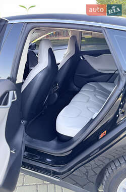 Лифтбек Tesla Model S 2013 в 