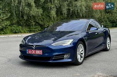 Лифтбек Tesla Model S 2017 в 