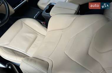Лифтбек Tesla Model S 2017 в 